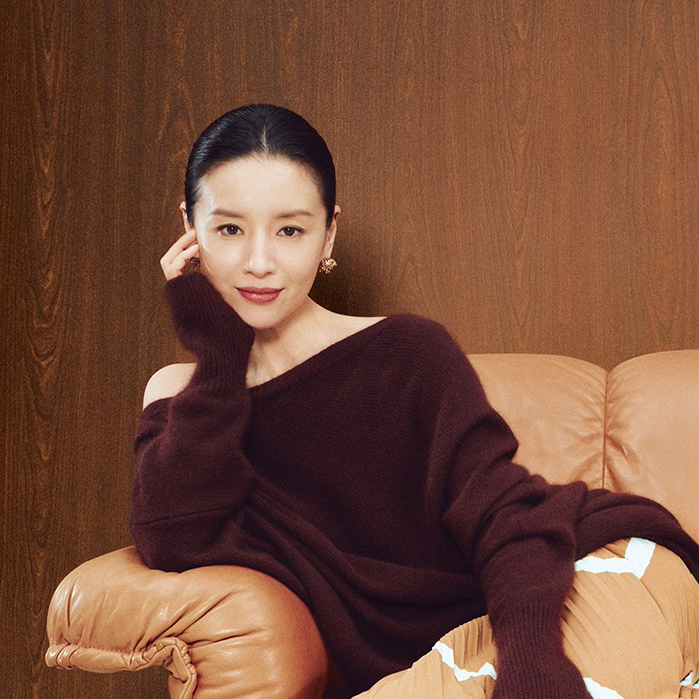 董洁倾情演绎真美诗2025秋冬「秘境晨曦谷」大片，共探优雅新境