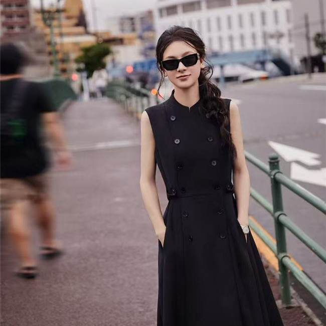 戴丽东京时装周 街头look又A又飒