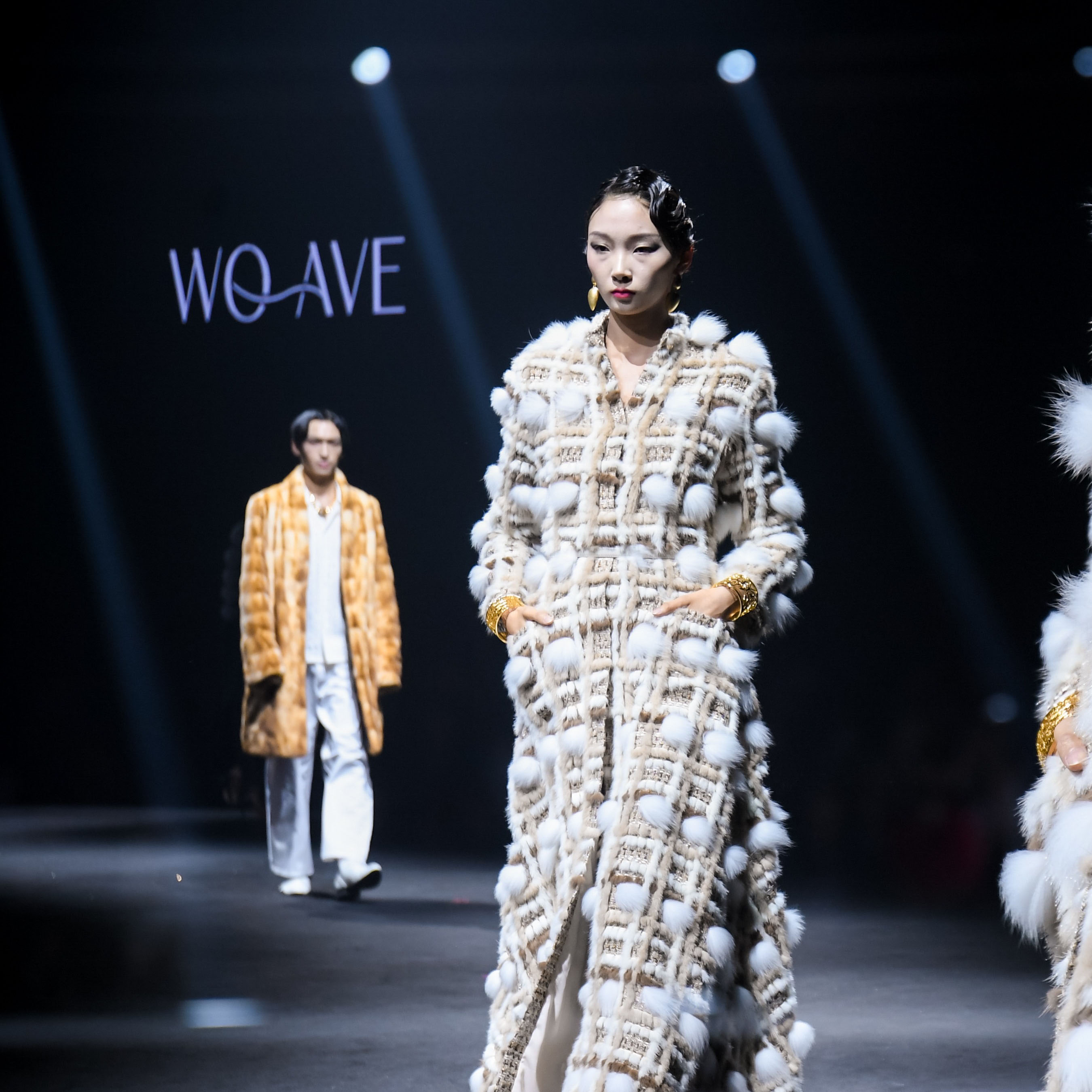 WOAVE 2025 亮相中国国际时装周