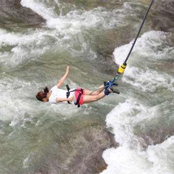 “窝囊旅游”的实用搭子 带来自在“松弛行”