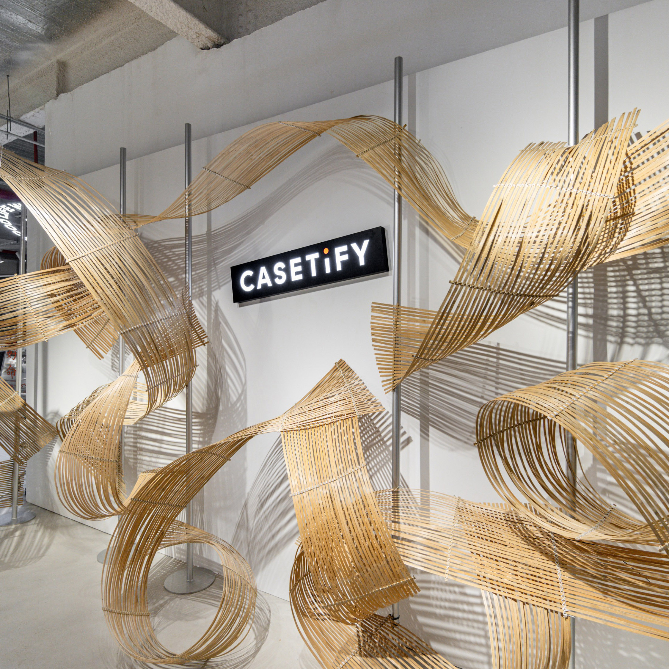 CASETiFY「韧性之境」登陆上海时装周,携手LABELHOOD共创限时快闪体验