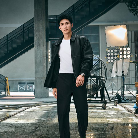 以全能状态 驭自由人生 百年灵品牌代言人黄景瑜演绎全新品牌大片