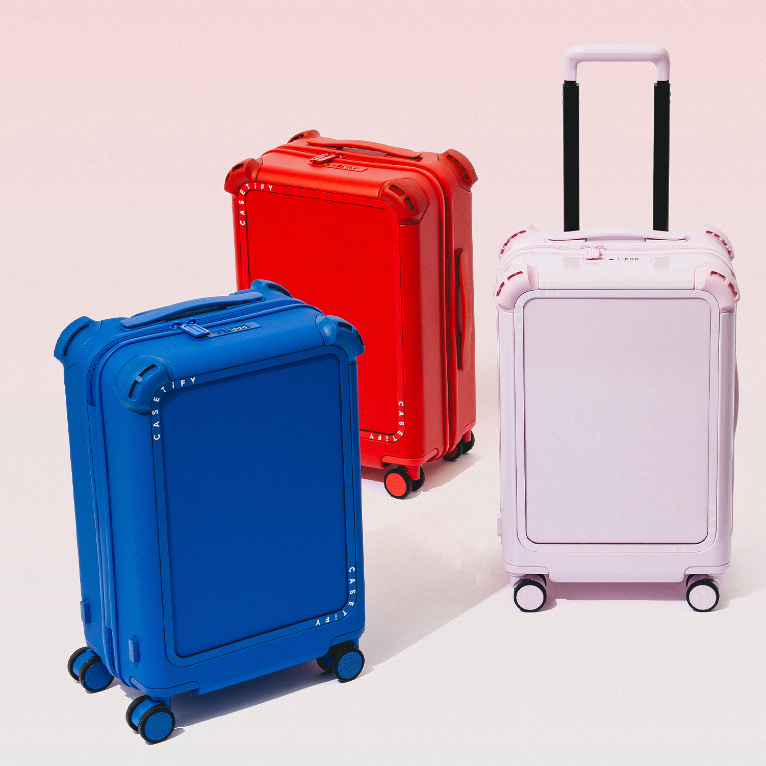 CASETiFY Travel 系列再添新色，首款亮面樱草粉配色全新上市