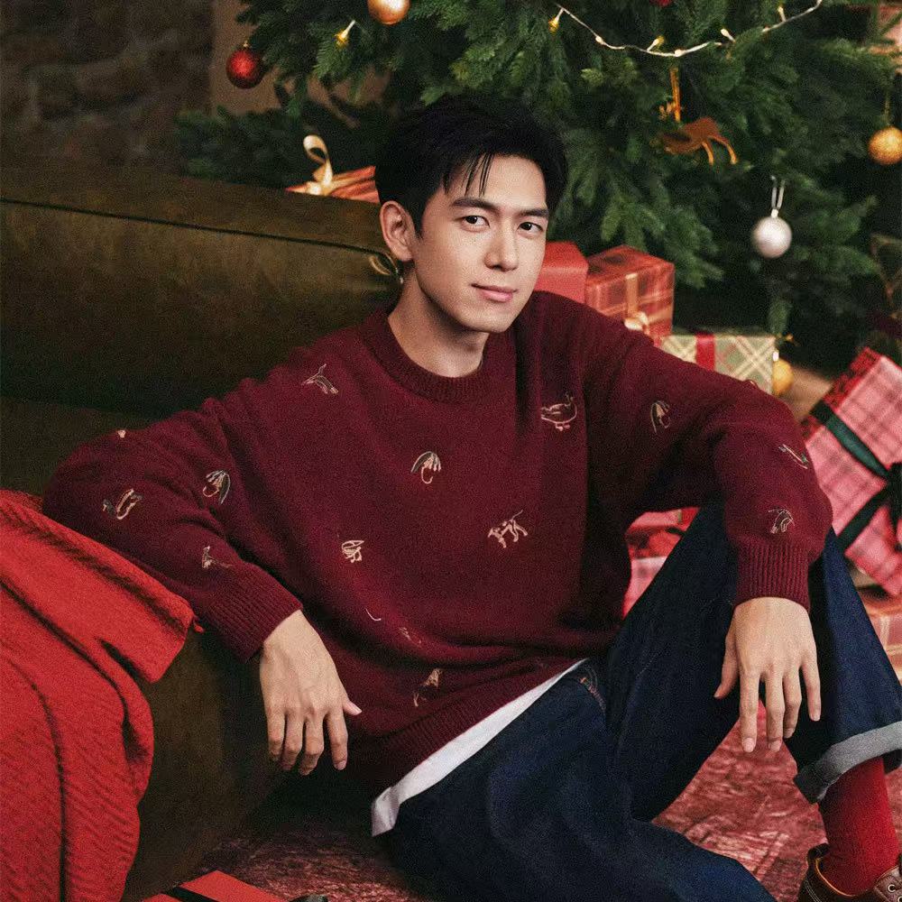 Abercrombie & Fitch携手李现发布2025冬季节日大片  以美式格调开启节日模式