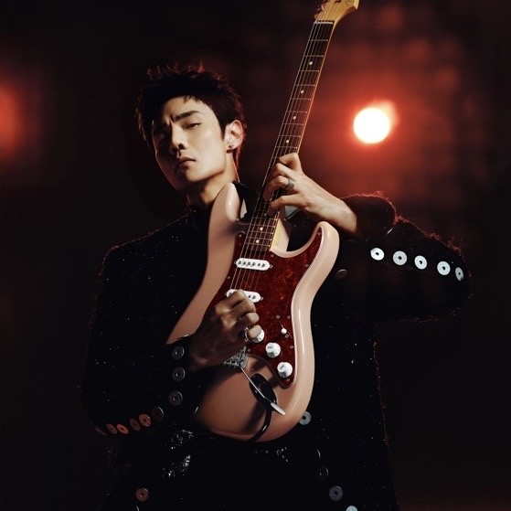 Fender携手华语音乐人李荣浩推出中国大陆首款艺术家签名款Stratocaster®电吉他