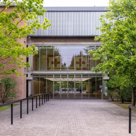 Max Mara 女性艺术奖开启全球巡回，首站落地印尼雅加达MACAN博物馆