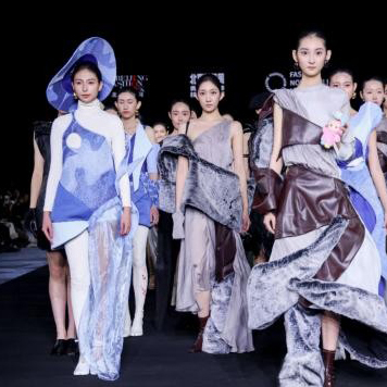 WAKUKU二登北京时装周，IP时尚化进入深水区