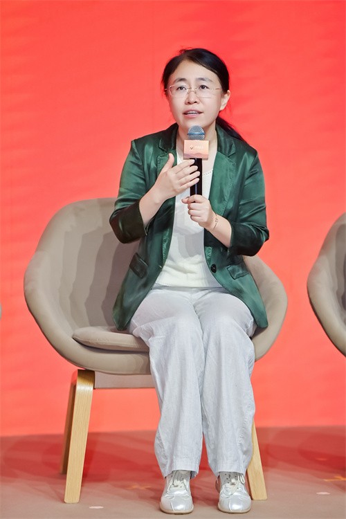 4. 复旦大学社会发展与公共政策学院副院长、教授，商务部消费大数据实验室主任张伊娜.jpg