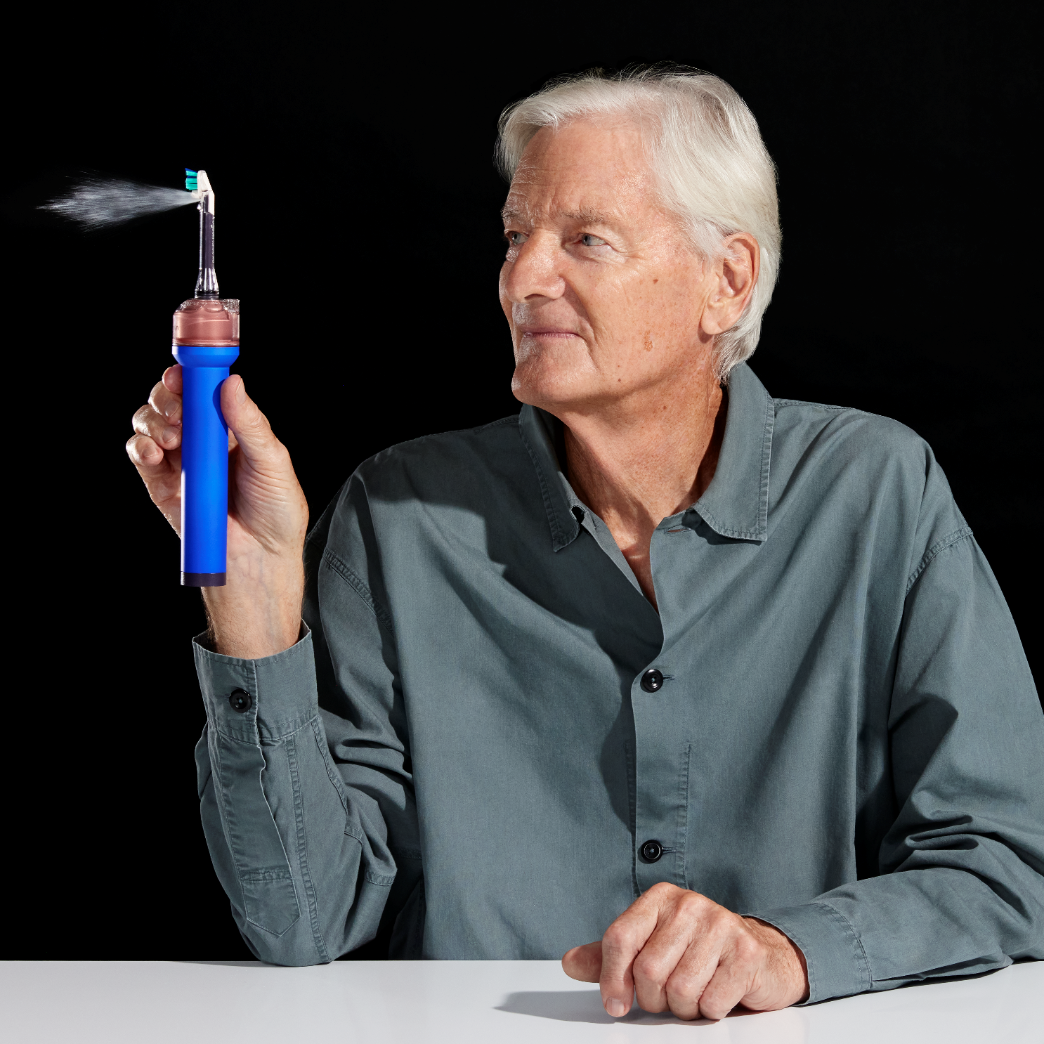 戴森首款口腔护理科技CameraJet可视成像牙刷强势亮相 革新洁齿体验